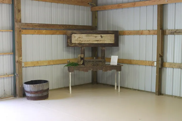 Log cabin for 29 people, with yard, with pets - 1