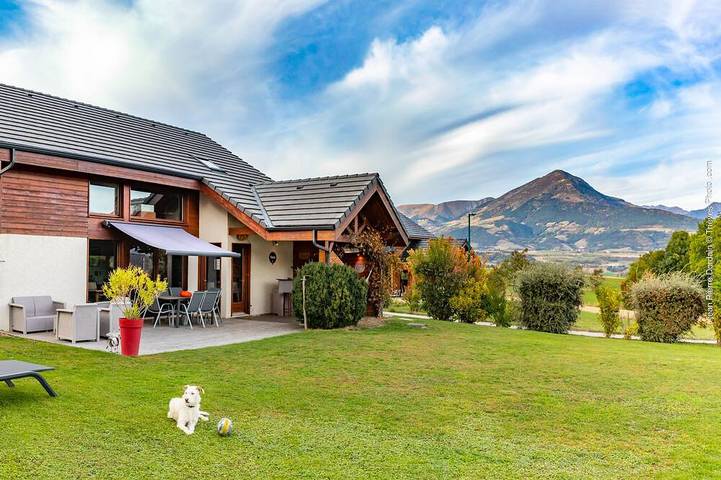 Location de vacances pour 8 personnes, avec Terrasse et Jardin dans Ponsonnas