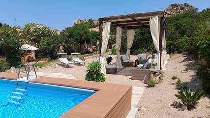 Location de vacances pour 5 personnes, avec terrasse et jardin à Costa Paradiso