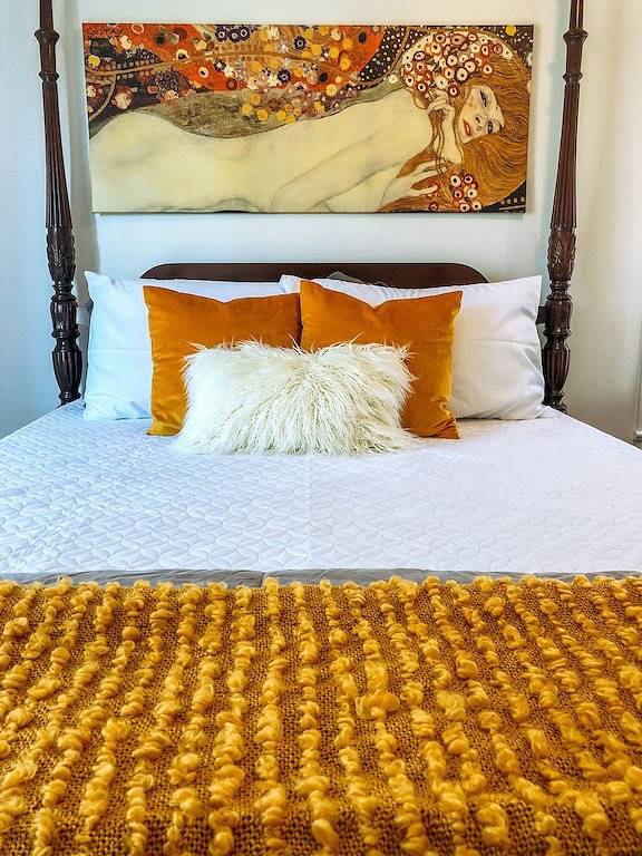 3Br on Main Street ★ Downtown Belmont ★ 5 Min Walk in Gaston County