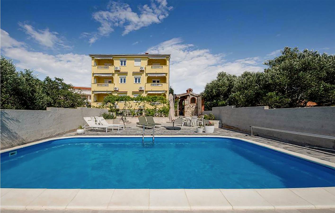 Ganze Ferienwohnung, Ferienwohnung für 4 Personen mit Pool in Barbat na Rabu, Rab