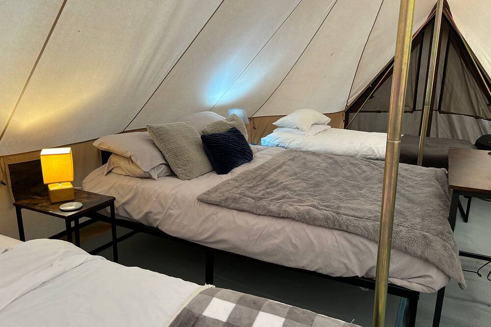 Cozy Hot Tent with Log Burner & Hot Tub Right Tent in Isle of Anglesey