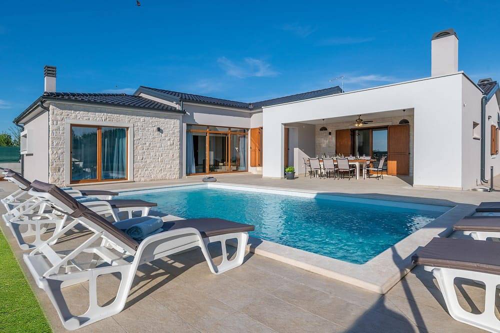 Villa mit Schwimmbad,500 m vom Meer,Top Lage,Grill,Waschmaschine,Geschirrspüler in Grad Vodnjan, Südküste Istrien