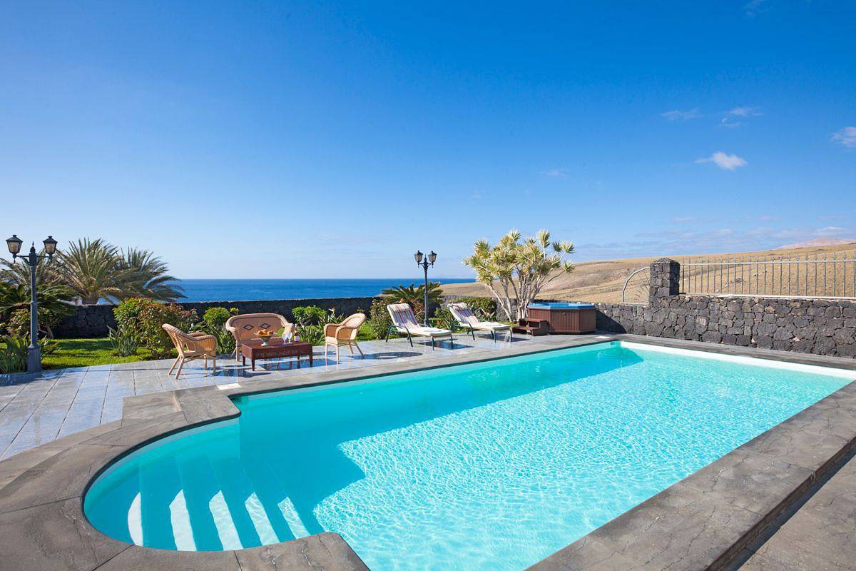 Villa Clotilde in Puerto Calero, Yaiza