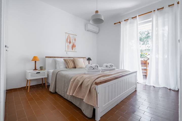 Gîte pour 5 personnes, avec jardin et balcon dans Anavissos - 3