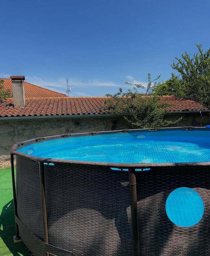 Casa de férias para 10 pessoas, com terraço e piscina, com animais de estimação em Chaves