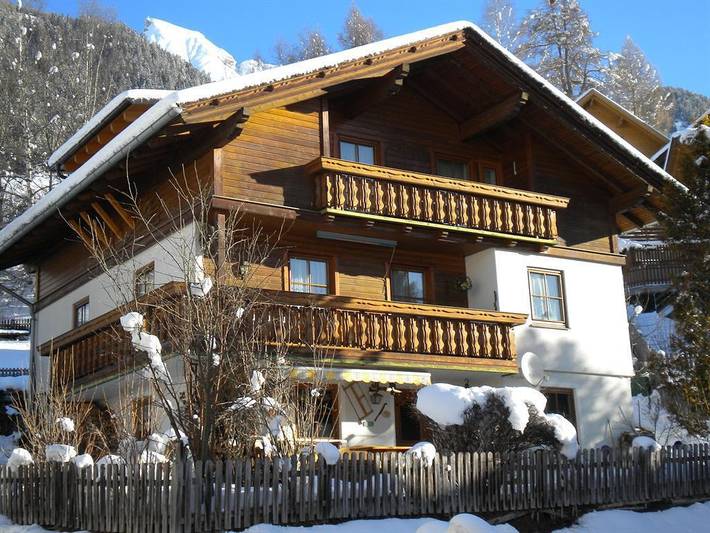 Ferienwohnung für 4 Personen, mit Balkon in Virgen