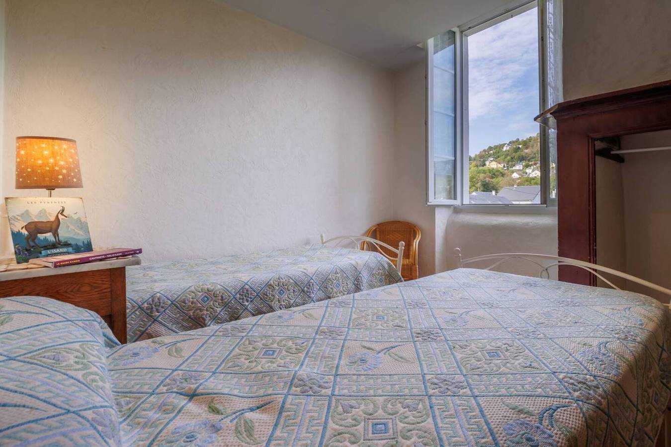 Entire apartment, Pyrénées Cottage with Mountain View, Private Terrace, and Wi-Fi – Top-Rated Accommodation in Lau-Balagnas, Pyrenees National Park