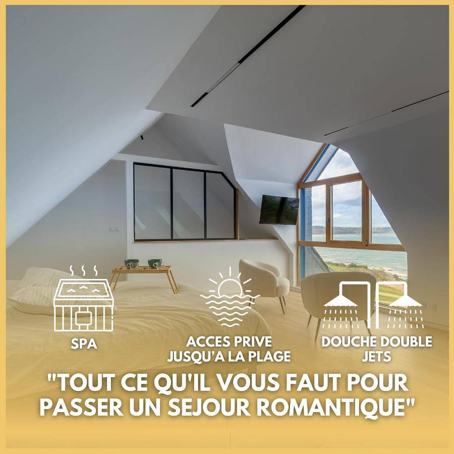 Romantic Room Sea View - Private Spa - Locquirec in Locquirec, Ceinture Dorée