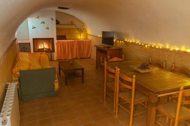 Casa de vacaciones para 8 personas, con vistas además de jardín y piscina, Se admiten mascotas - 1