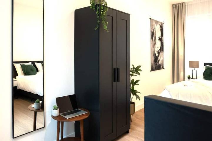 Ganze Wohnung, Entdecken Sie Ihren idealen Aufenthalt in Tilburg bei Bed en Koffie Hanno: ein neu erbautes 1-Schlafzimmer-Apartment mit Komfort, inklusive Nebenkosten, regelmäßig gereinigten Gemeinschaftsbereichen und einem ruhigen Garten zum Entspannen. in Tilburg, Nordbrabant