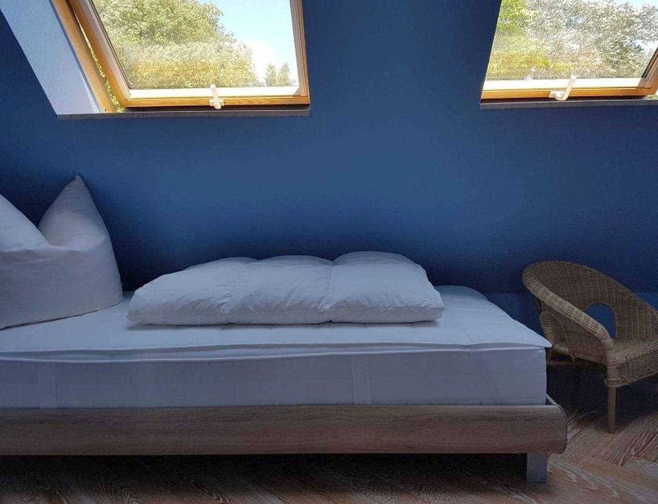 Ganze Wohnung, 3 Raum-Ferienwohnung für max. vier Erwachsene und ein Kind auf zwei Etagen; mit zwei Schlafräumen, Terrasse und Gäste-Wc im Ostseebad Börgerende, Fasanenweg 2 in Börgerende, Börgerende-Rethwisch