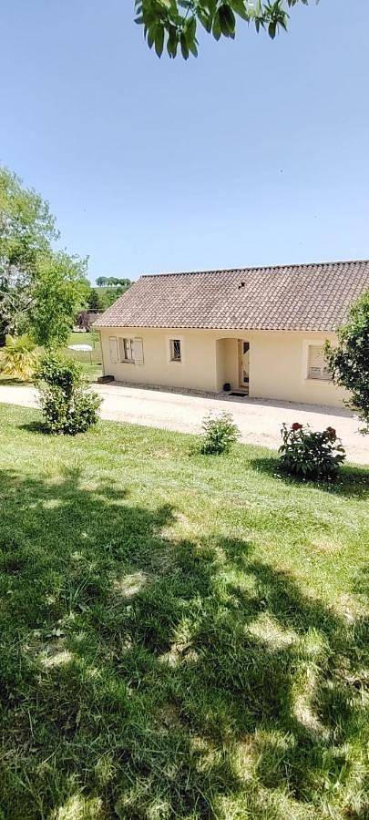 Location de vacances pour 6 personnes, avec jardin et terrasse, animaux acceptés à Fleurac - 2