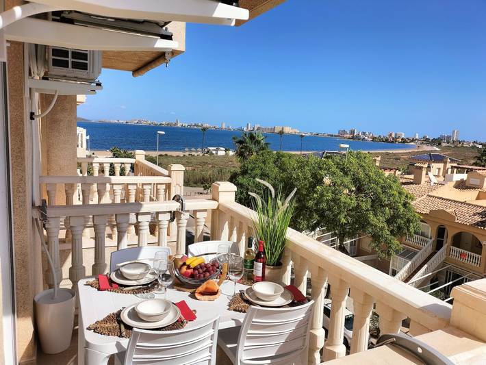 Gîte pour 6 personnes, avec Vue sur l’océan et Balcon/Terrasse ainsi que Jardin et Vue à Carthagène