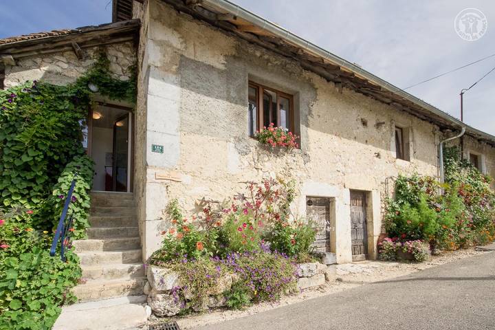 Gîte pour 4 personnes, avec Jardin dans Saint-Maurice-de-Rotherens