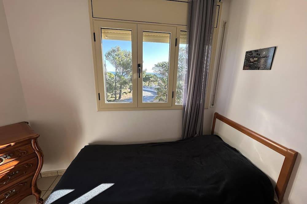 Large villa for 11 people with sea view and private pool! in Platja de l'Almadrava, Vandellòs i l'Hospitalet de l'Infant