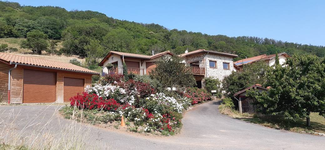Gîte pour 2 personnes, avec jardin dans Rhône - 2