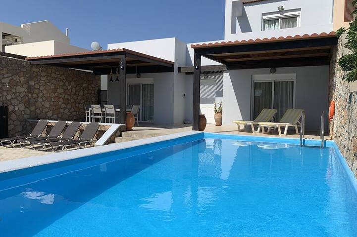 Villa for 6 people, with balcony and garden in Lindos