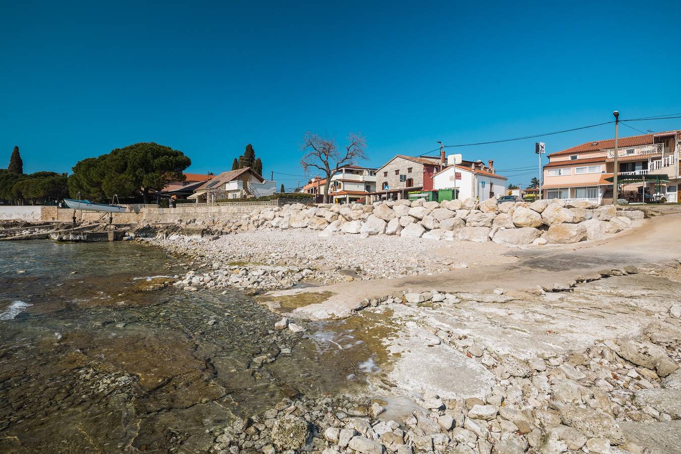 Ganze Wohnung, 2-Zimmer-Ferienwohnung am Strand Zambratija, Umag A-2557-a in Zambratija, Umag und Umgebung