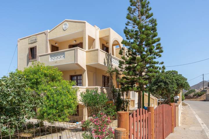 Ferienwohnung für 3 Personen, mit Balkon und Garten auf Karpathos