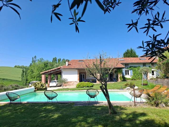 Maison de vacances pour 15 personnes, avec Terrasse et Jardin ainsi que Piscine et Vue à Verfeil