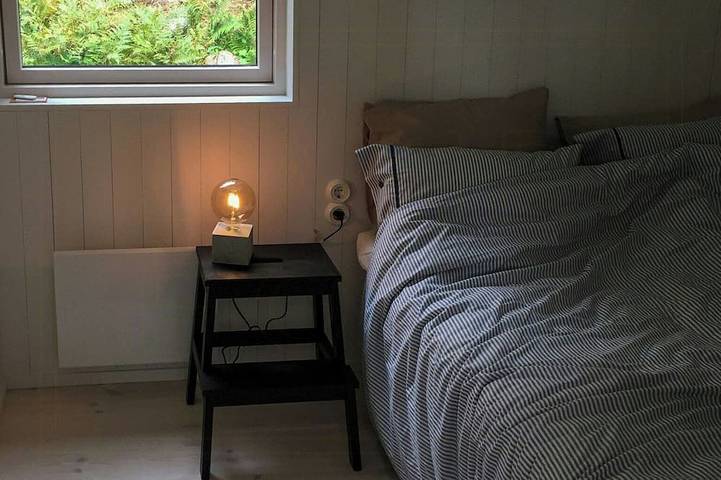 Moderne Hütte mit Sauna am See in Bjäsäter in Stjärnorp, Östergötland