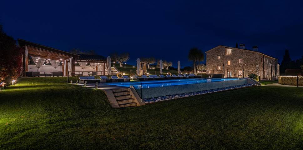 Casa de vacaciones para 20 personas, con Jacuzzi y Jardín además de Piscina y Sauna en Pla de l'Estany