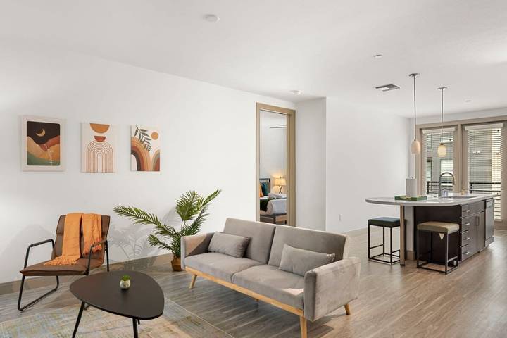 Apartment for 5 people, with pool and balcony as well as yard, kid friendly in Tempe