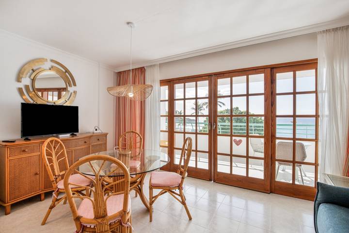 Entire apartment, Apartment 'Playa Delphin 106' with Sea View, Balcony and Wi-Fi in Puerto Naos, Los Llanos de Aridane