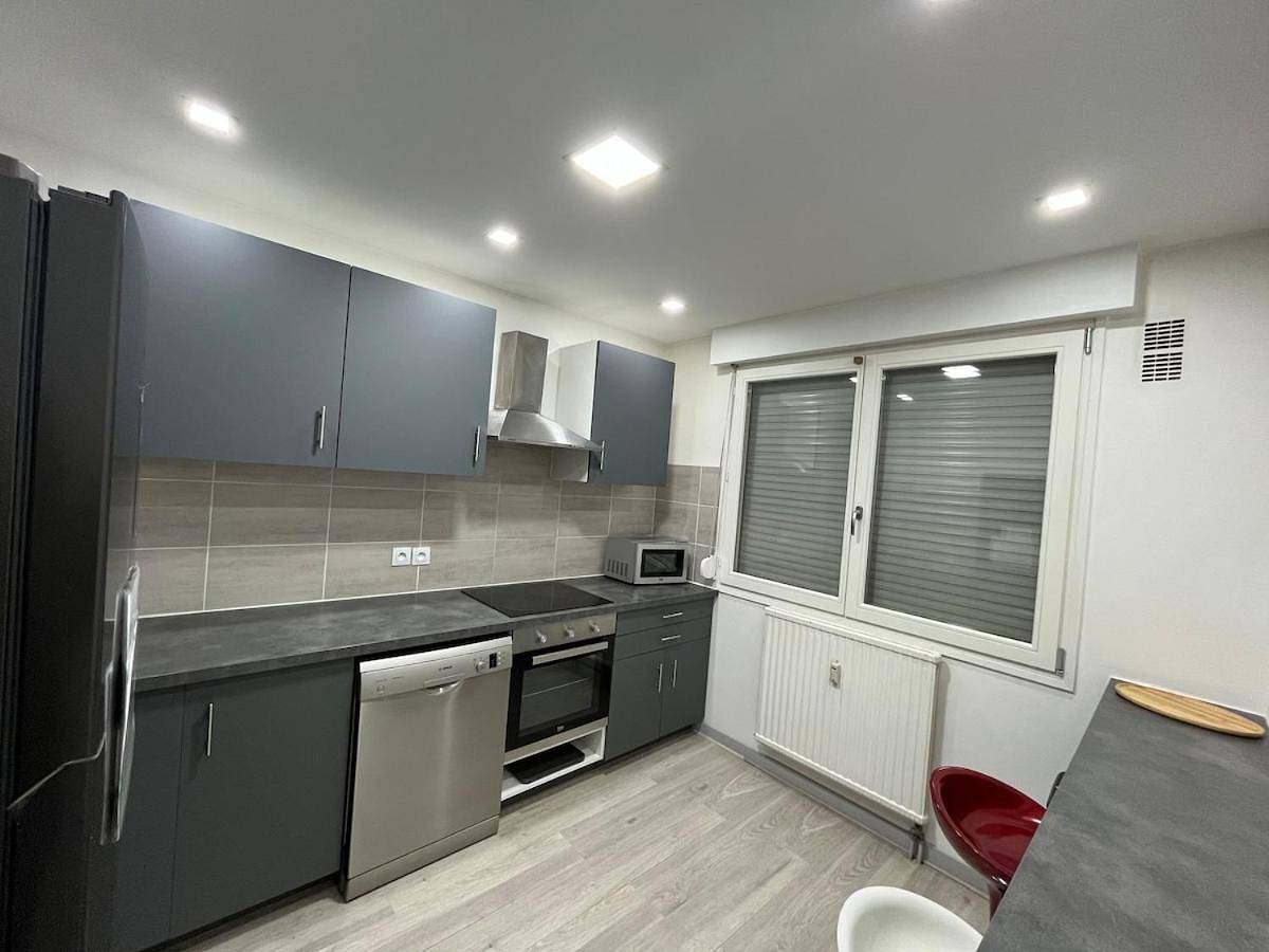 Appartement entier, Three-Bedroom Apartment in Laxou, Région de Nancy