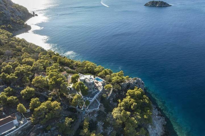 Villa for 12 people in Hydra