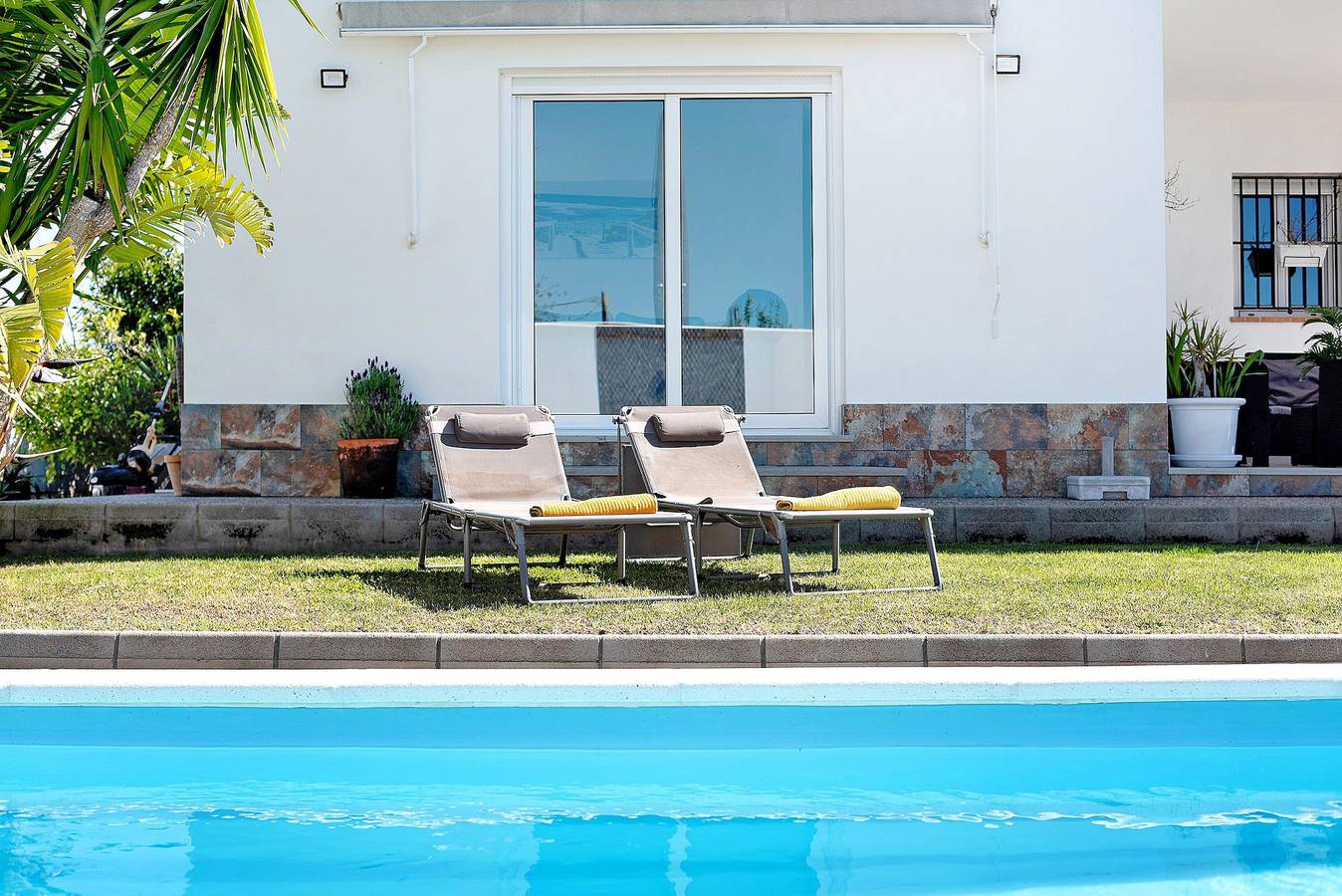 Villa Álvaro con piscina privada y terraza en Conil de la Frontera in Barrio Nuevo, Conil de la Frontera