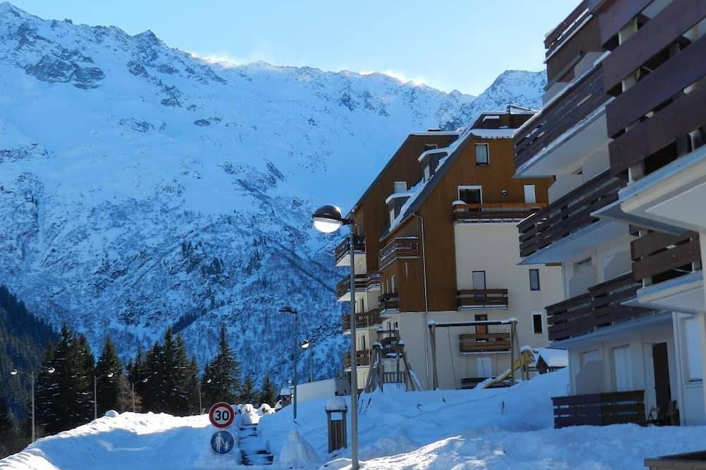 Apartamento entero, 100m del centro estación, vista pistas/valle, balcón, parking, local para esquís, 30-32m² in La Ferrière, Le Pleynet