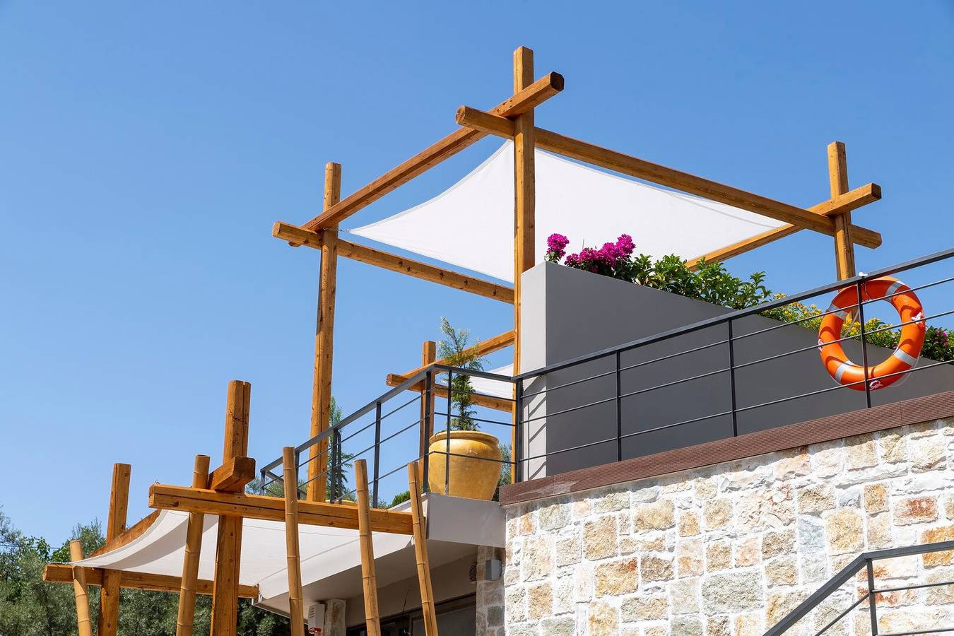 Villa "Suite Erifilli" with Sea View, Private Pool & Wi-Fi in Katomeri, Meganisi