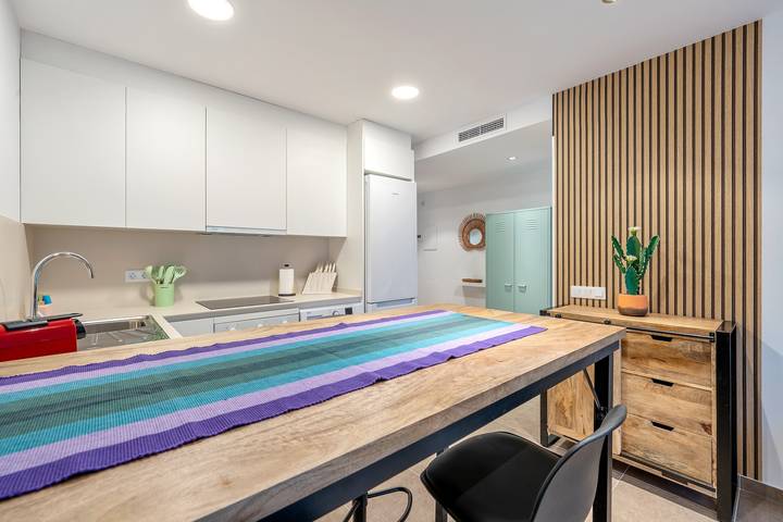 Apartamento entero, Apartamento 'Mabicarent Playa 2' con terraza privada, Wi-Fi y aire acondicionado in Platja de les Madrigueres (el Vendrell), Calafell