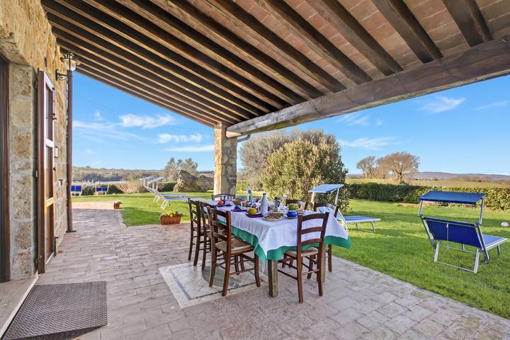 Ganze Wohnung, Sorgenti Pitigliano 1 with Shared Pool and Terrace in Pitigliano, Grosseto Provinz