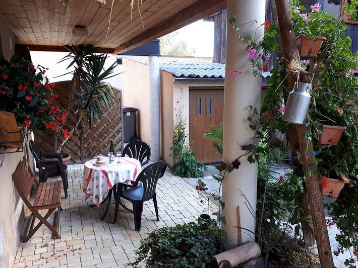 Studio pour 2 personnes, avec jardin et terrasse
