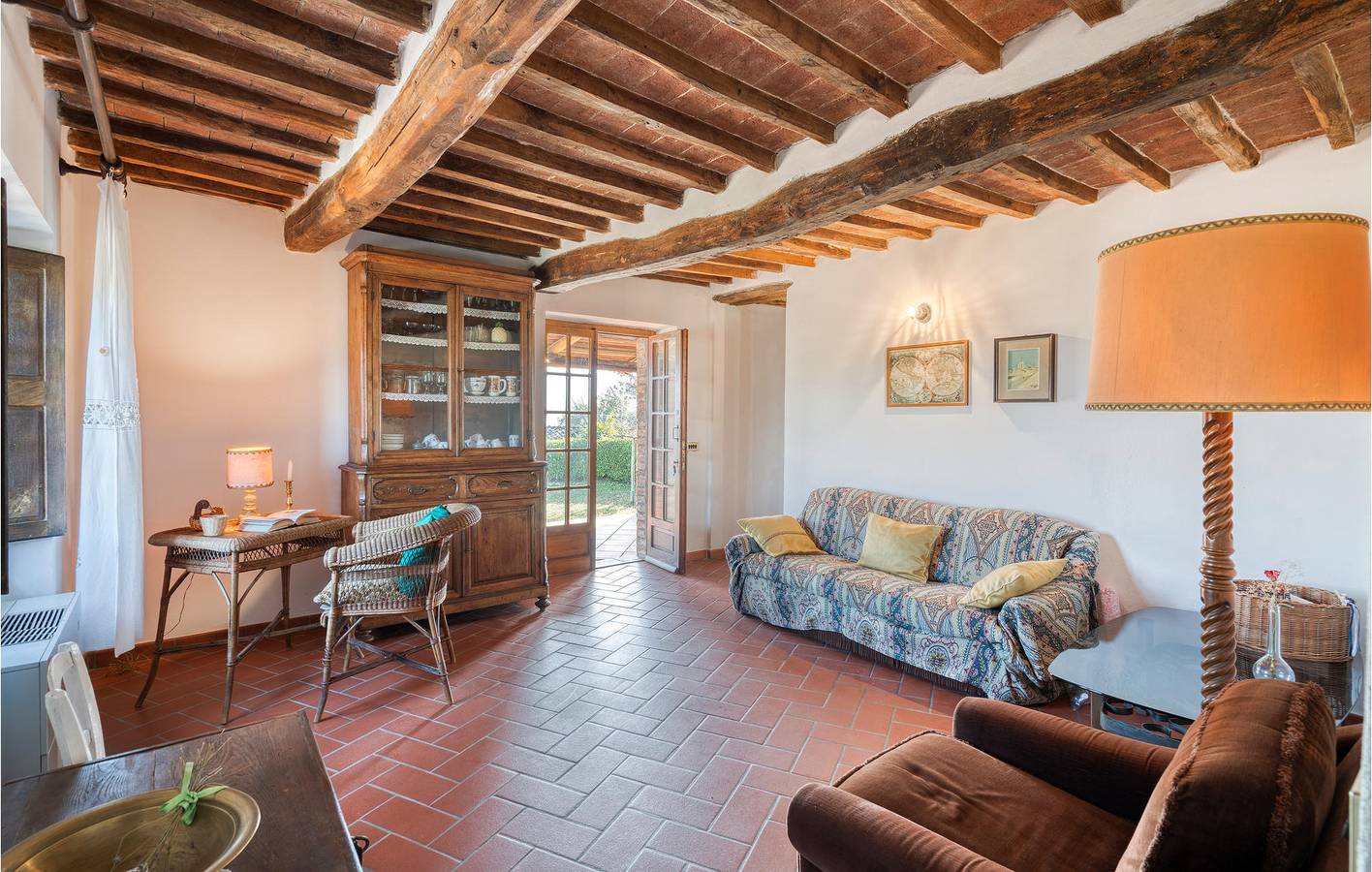 Poolside Retreat met Parkeerplaats & Keuken - Dichtbij Rivier & Restaurant in Monticiano, Provincie Siena