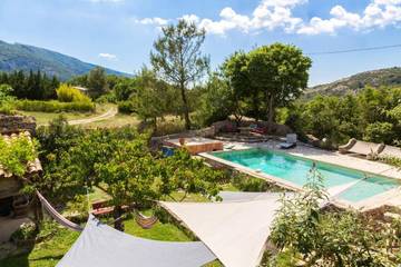 Cottage pour 6 personnes, avec balcon et piscine à Vauvenargues