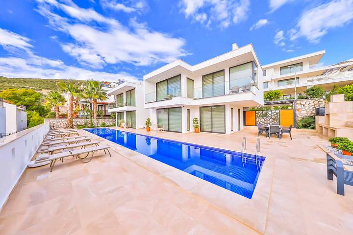 Chalet para 12 personas, con terraza y piscina - 1