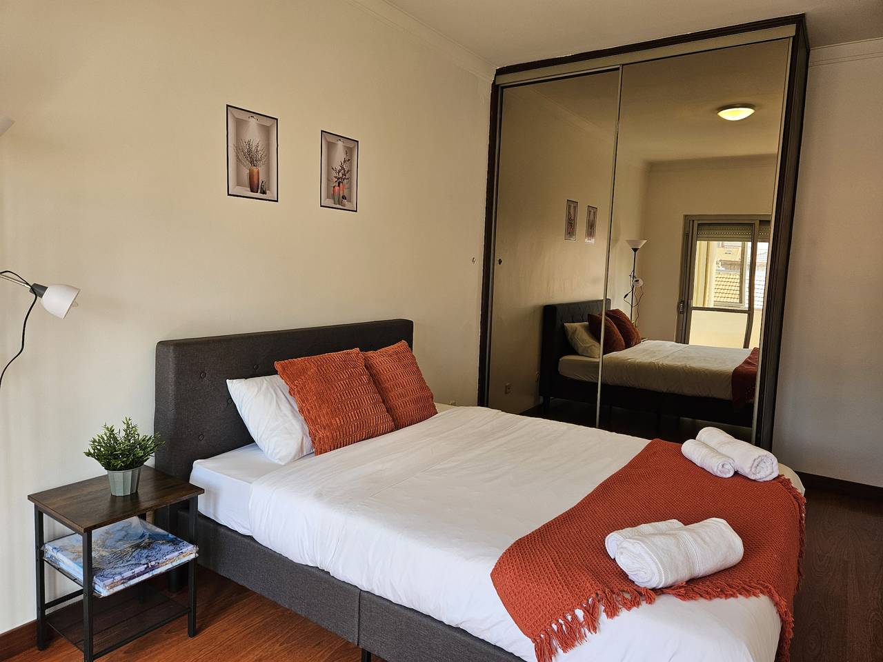 Ganze Wohnung, Light Spacious Almada Apartment in Almada, Halbinsel von Setúbal