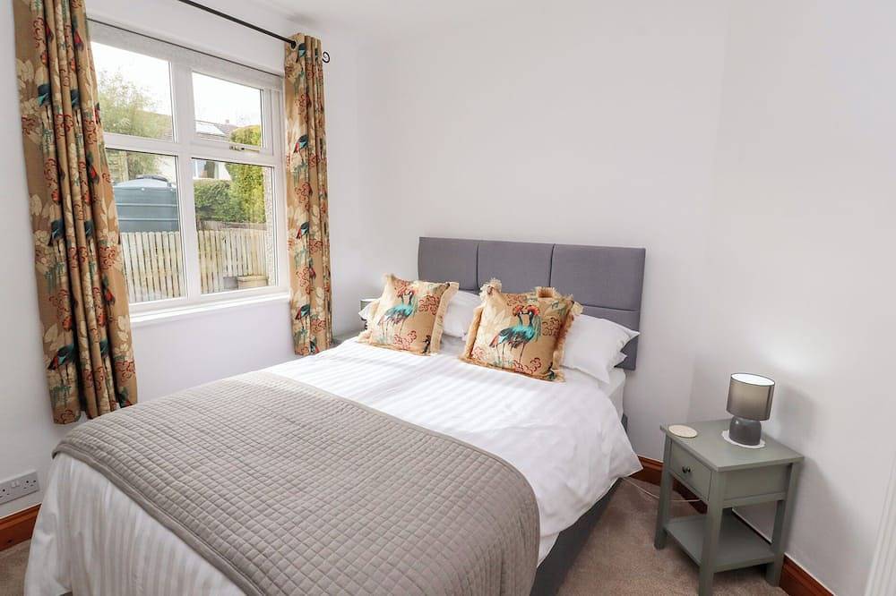 Eusebank, family friendly, with open fire in Pooley Bridge in Pooley Bridge, Lake District