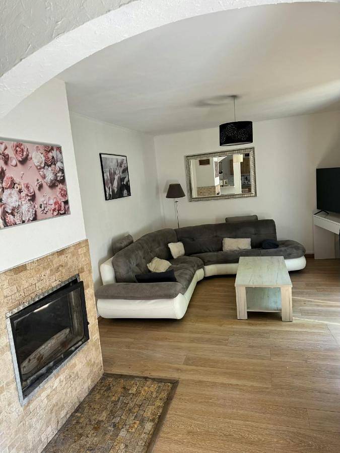 Four-Bedroom House in Trélissac, Périgord Blanc