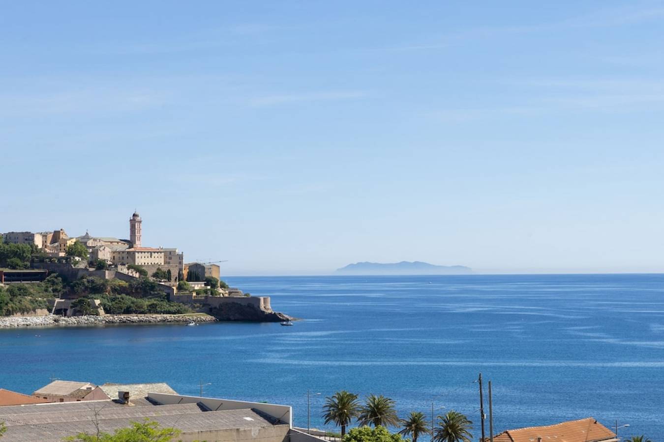 Apartamento entero, Casa des Iles              in Bastia, Cap Corse