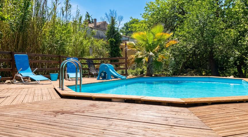 Ferienhaus für 4 Personen, mit Terrasse und Seeblick sowie Pool in Vaucluse