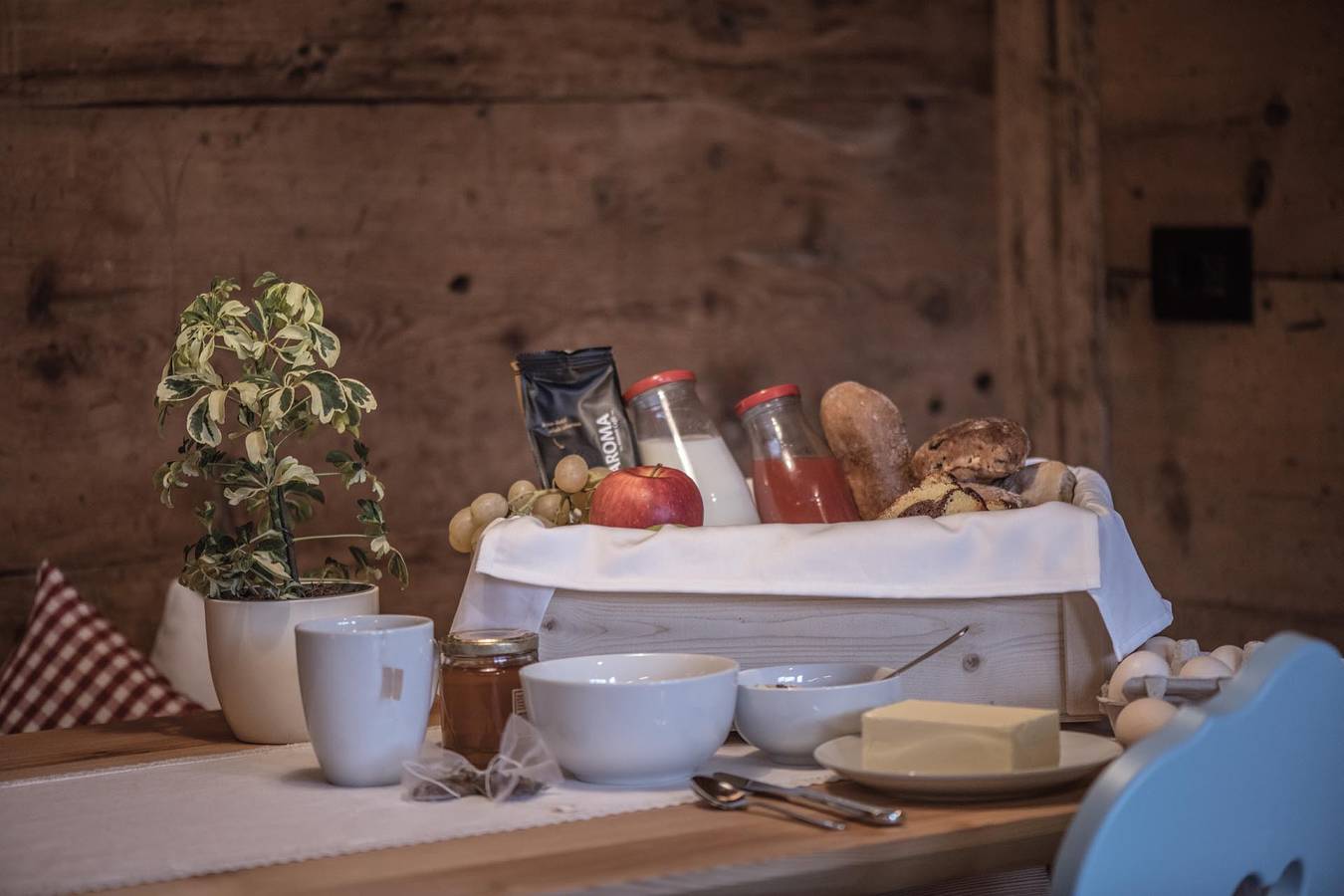 Ganze Wohnung, Ferienwohnung 'Ciasa Somuer - Stöa' mit Bergblick, privater Terrasse und Wlan in Pieve di Marebbe, Enneberg