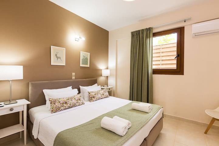 Aestas Residence! Piscina privada, jacuzzi al aire libre, ping pong y vistas al mar! in Rethymno und Umgebung