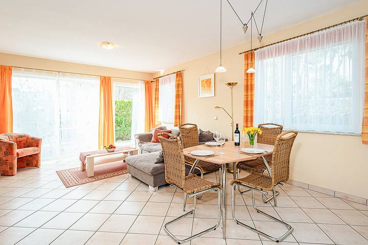 Ganze Ferienwohnung, Fewo Waldstraße Nr. 2 in Ostseebad Glowe, Glowe