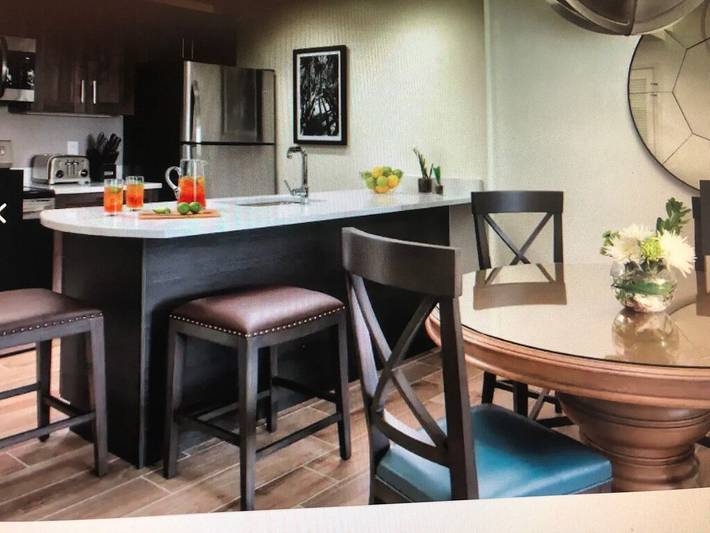 Vacation rental for 8 people, with balcony and pool as well as hot tub in Estero