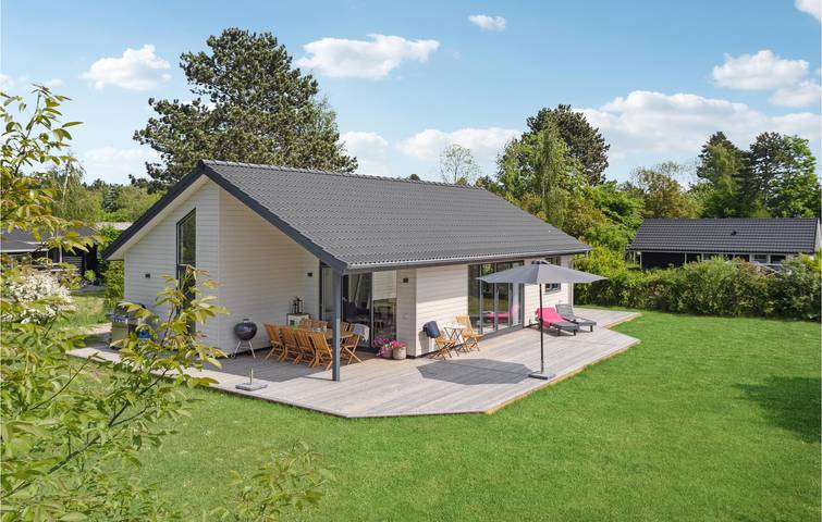 Ferienhaus für 6 Personen, mit Garten und Terrasse in Råbylille Strand
